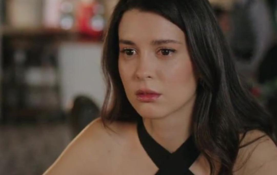 Yalı &Ccedil;apkını'nın esmer g&uuml;zeli Bu&ccedil;e Buse Kahraman'ın eski hali g&uuml;ndem oldu! G&ouml;renler tanıyamadı