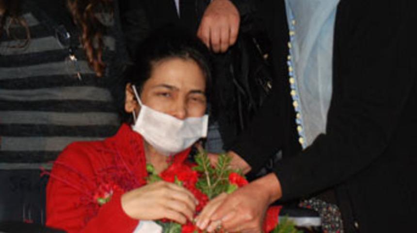 G&uuml;ler Zere serbest