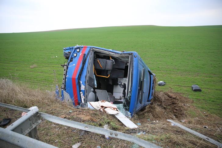 Diyarbakır'da cezaevi aracı şarampole devrildi! Yaralılar var... Bakan Tunç'tan açıklama G4