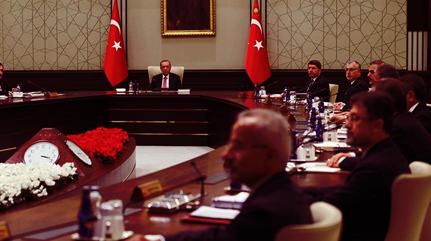 Kulisleri hareketlendiren iddia! 'Kabinede değişiklik olacak' Gidecek ismi de yerine gelecek olanı ayrı ayrı duyurdu…