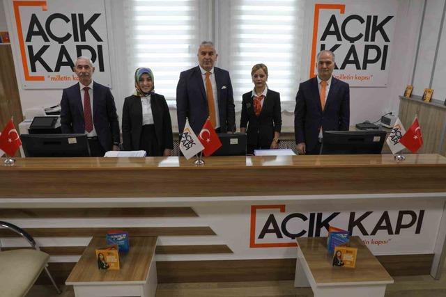 Kars’ta sorunların çözümü milletin kapısı Açık Kapı’da