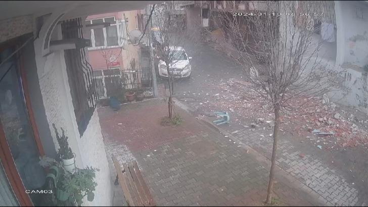 Kağıthane'de faciaya ramak kala! Balkon büyük gürültüyle çöktü... Bina sakini: 'Deprem de olsa biz duymayız! Güçlendirme var' G3
