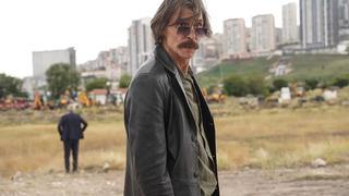 Behzat Ç. ile milyonlar tanımıştı... Erdal Beşikçioğlu, siyasete atıldı...  CHP'den belediye başkan adayı oldu!