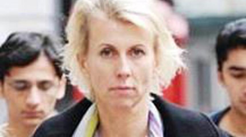 İki yargı&ccedil;la yattım &ccedil;&uuml;nk&uuml;...