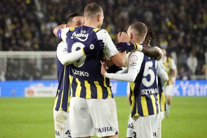 Fenerbahçe 15 yıl sonra bir ilki başardı, Sarı-Lacivertliler Konyaspor'u rekorları kırarak 7-1 mağlup etti! Bonucci'nin tribünde olduğu maçta, Edin Dzeko hat-trick yaptı G4