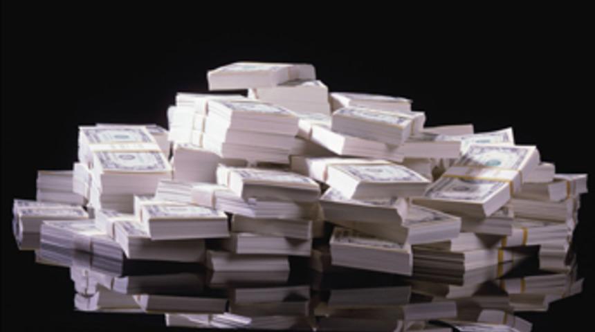 Dolar aldı başını gidiyor