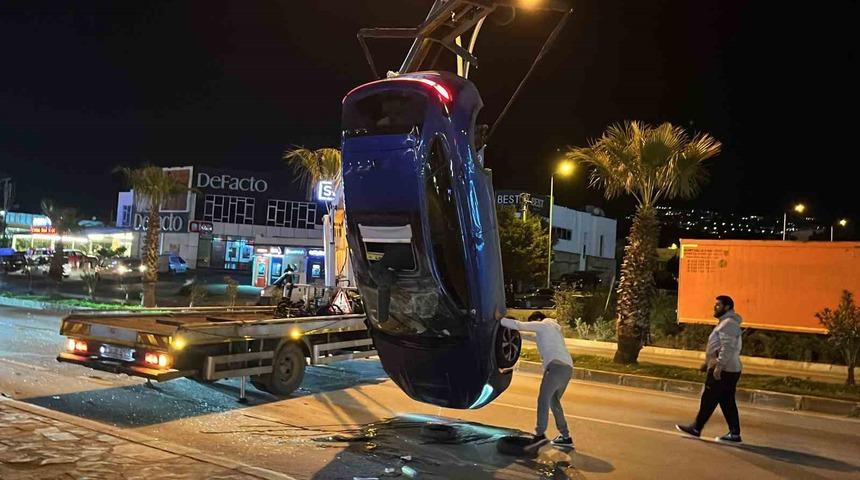 Taklalar atan cipten sağ kurtuldu: Kazada 3 kişi yaralandı