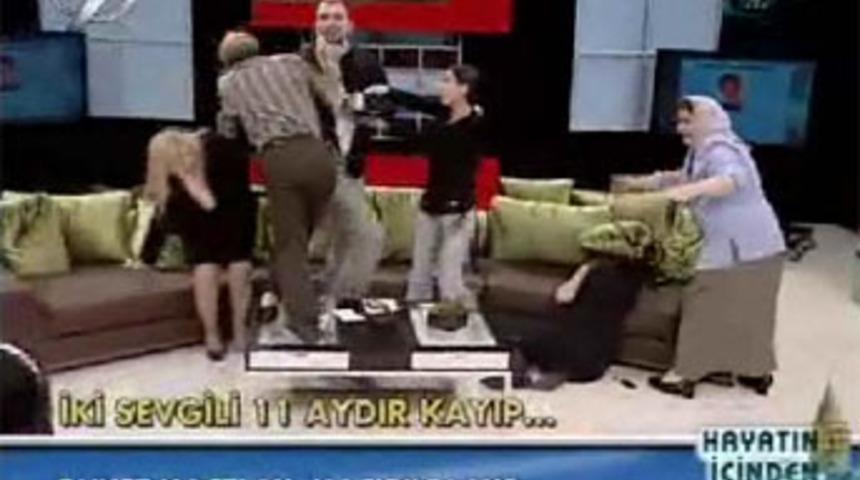 Canlı yayında b&uuml;y&uuml;k kavga!