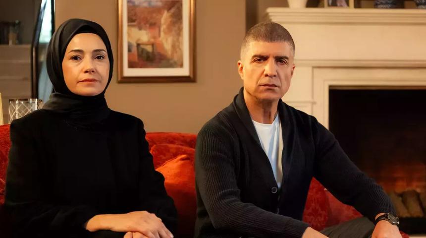 Kızıl Goncalar'ın başrol oyuncusu Özcan Deniz isyan etti: Ahlak bekçisi değilim lakin...