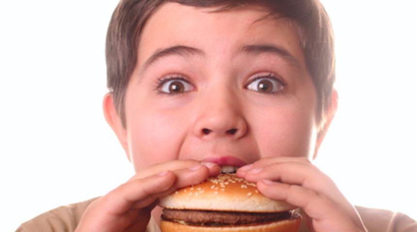 Stresli Ebeveyn &Ccedil;ocuğu Obez Yapıyor