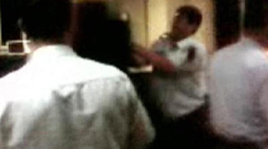 Karakolda dayak cep telefonunda