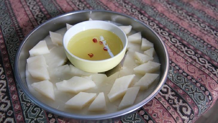 Bu çorba sadece kalabalıkta içiliyor! Tasa ilk düşüren bunu yapmak zorunda... İlginç gelenek G2