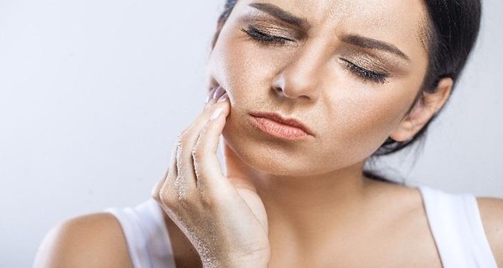 Hiç beklemediğiniz bir yerden gelebilir... Bilgisayar başında uzun süre çalışanlar dikkat! En çok uykuda oluyor 'Mutlaka gidin, kalıcı olabilir' G5