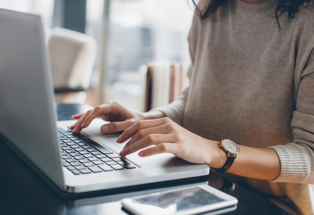 Hi&ccedil; beklemediğiniz bir yerden gelebilir... Bilgisayar başında uzun s&uuml;re &ccedil;alışanlar dikkat! En &ccedil;ok uykuda oluyor 'Mutlaka gidin, kalıcı olabilir'