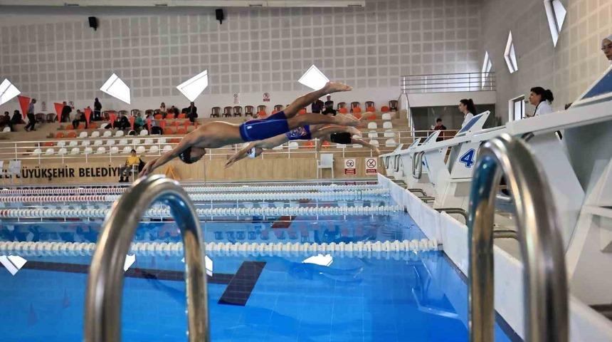 Denizli kulaçlar şampiyonluk için atıldı