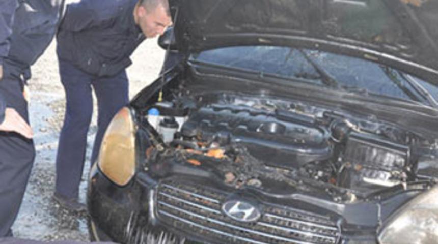 Oltadaki otomobilin sırrı &ccedil;&ouml;z&uuml;ld&uuml;