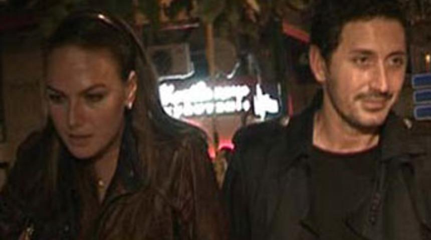 Sevgilisiyle yakalandı