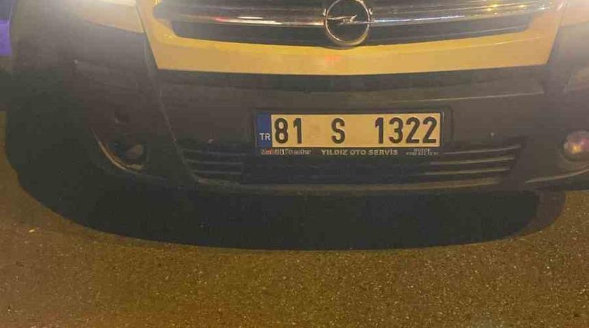 Durdurulan minib&uuml;s&uuml;n plaka ve ruhsatı sahte &ccedil;ıktı