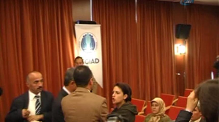 Bakan Bağış'a protesto