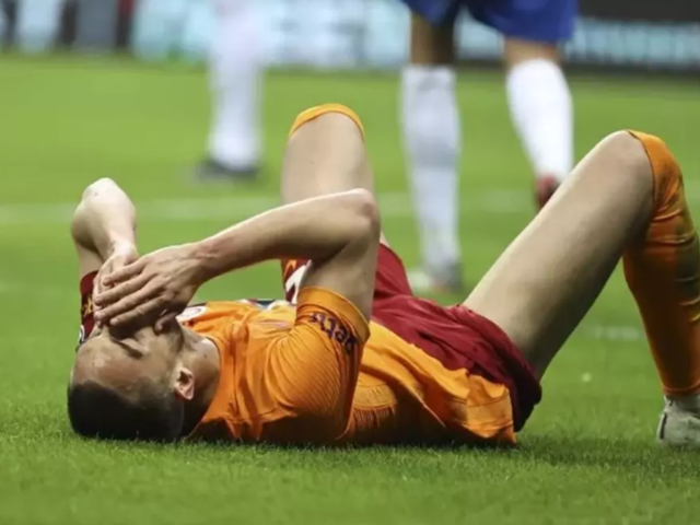 Forma şansı bulamadığı için ayrılmıştı, gittiğine bin pişman oldu! Berkan Kutlu Genoa ile sözleşmesini feshederek geri döndü