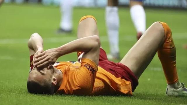 Forma şansı bulamadığı için ayrılmıştı, gittiğine bin pişman oldu! Berkan Kutlu Genoa ile sözleşmesini feshederek geri döndü