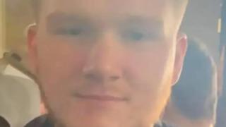 Pasaportundaki küçücük yırtık tüm tatilini mahvetti! Ailesinin bindiği uçağa alınmadı... Tüm planını iptal etti