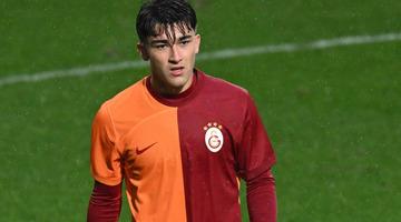 Galatasaray'da sakatlıklar sonrası Okan Buruk'tan Ali Turap Bülbül'e forma! Daha önce 1 dakika forma şansı bulmuştu, 18 yaşındaki genç yıldız ilki yaşadı