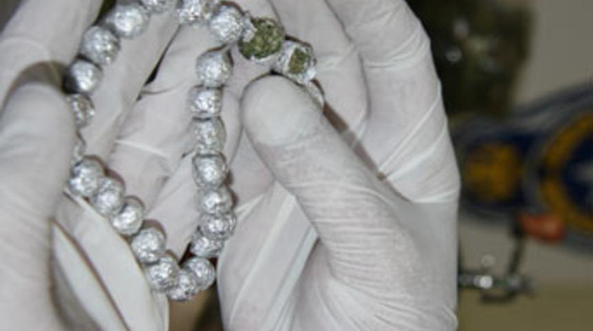 Tespih i&ccedil;inde uyuşturucu ka&ccedil;akcılığı!