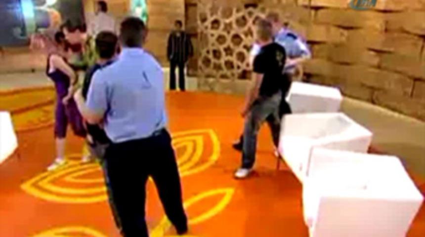 Canlı yayın karıştı!