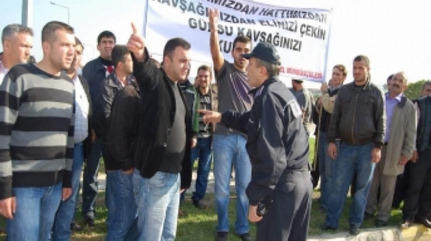 Minib&uuml;s&ccedil;&uuml;lerin kavşak kavgası