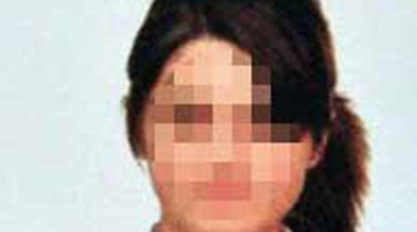 Liseli kız hastane tuvaletinde doğurdu