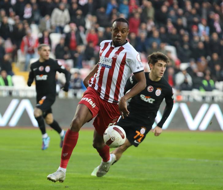 Galatasaray bitime 4 dakika kala yıkıldı! Sarı-Kırmızılılar Fenerbahçe'nin kazandığı haftada zirve yarışında büyük yara aldı G3