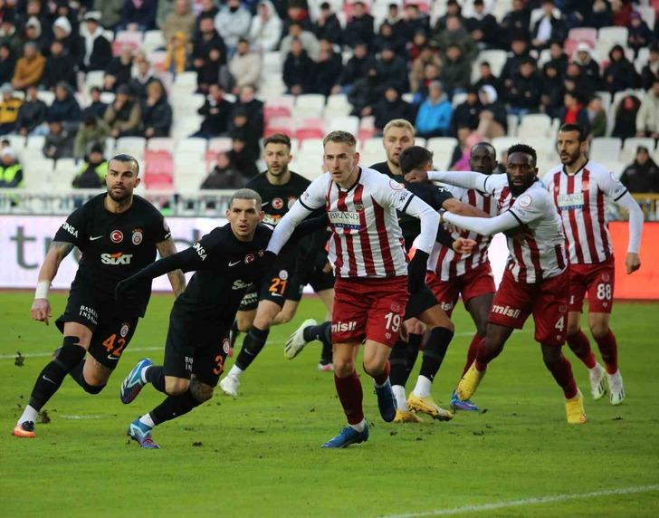 Galatasaray bitime 4 dakika kala yıkıldı! Sarı-Kırmızılılar Fenerbahçe'nin kazandığı haftada zirve yarışında büyük yara aldı G2