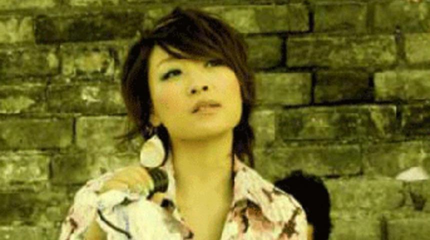 &Uuml;nl&uuml; pop şarkıcısı intihar etti