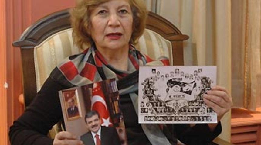 &Ouml;ğretmeni telefon bekliyor