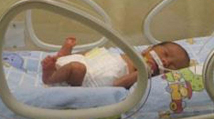 11 yaşında anne oldu