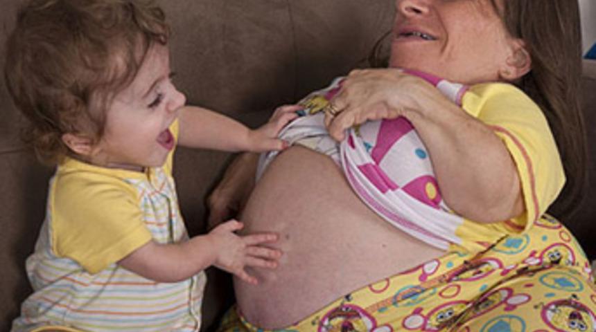 D&uuml;nyanın en k&uuml;&ccedil;&uuml;k annesi yine hamile