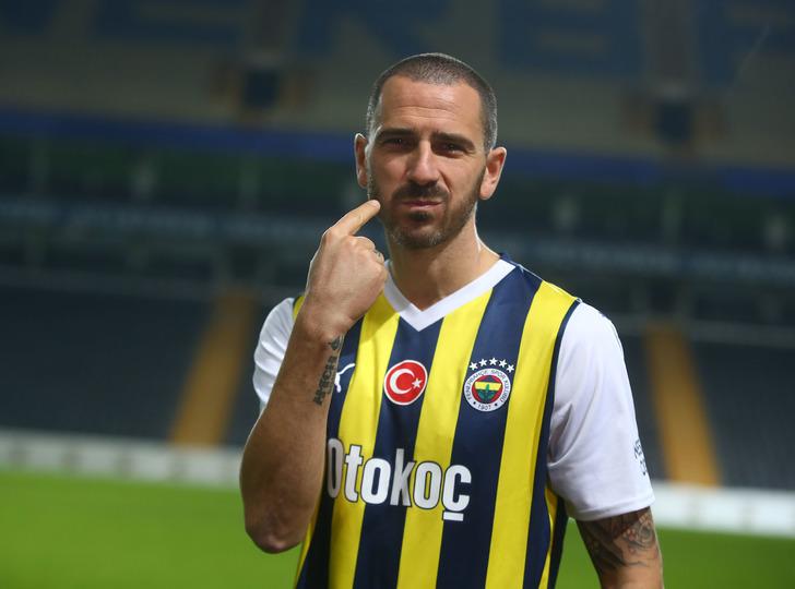 Fenerbahçe Leonardo Bonucci transferini resmen açıkladı! İşte yıldız oyuncunun Sarı-Lacivertliler'de giyeceği forma numarası G4