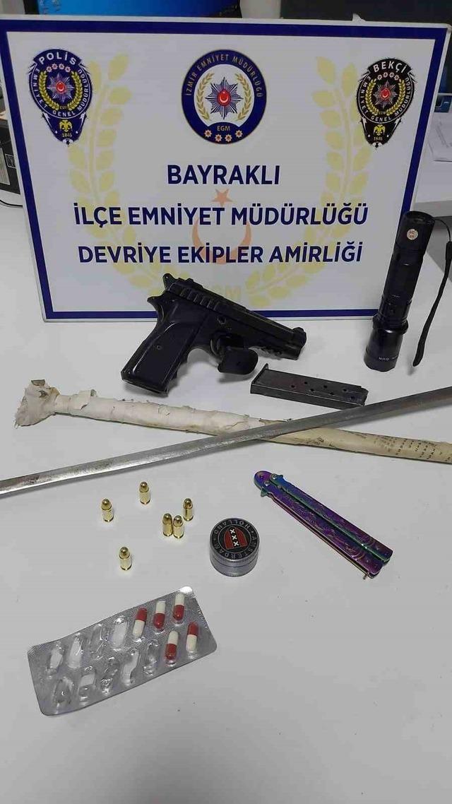 İzmir’de berbere baskında ele geçirilenler şok etti