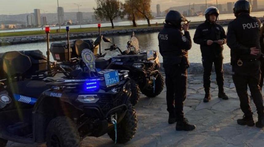 İzmir&rsquo;de berbere baskında ele ge&ccedil;irilenler şok etti