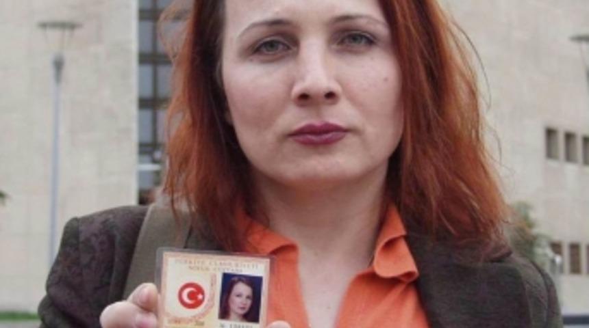&Ouml;l&uuml;m korkusu travestileri adliyeye getirdi