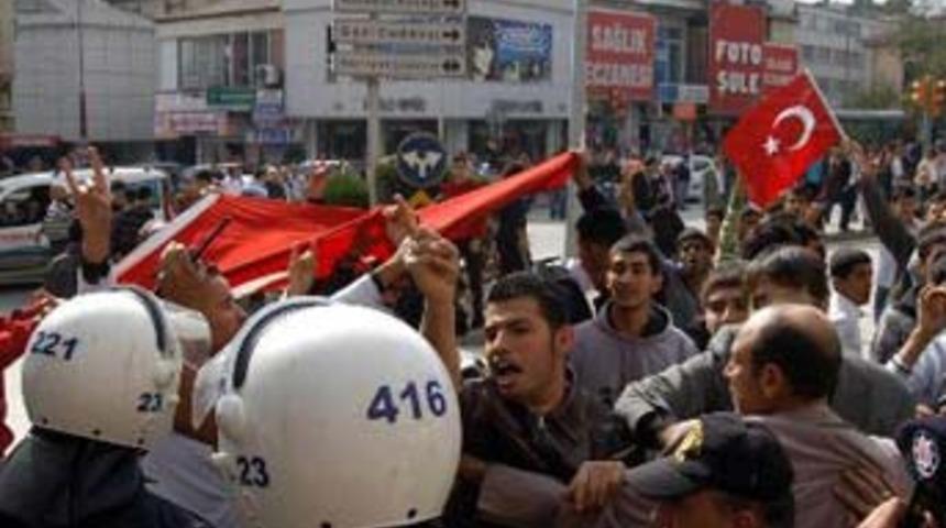 Yurtta sinirler geriliyor