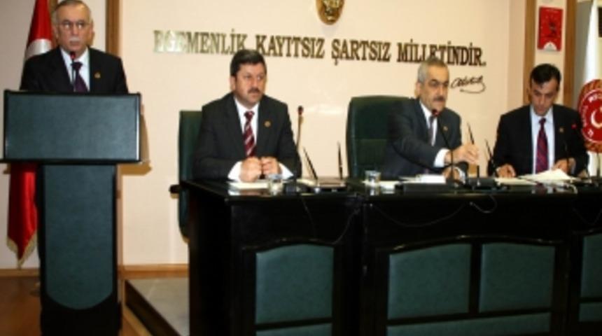 B&uuml;t&ccedil;e Meclisi karıştırdı