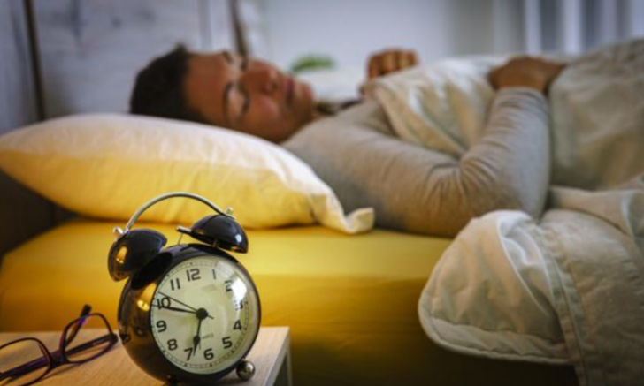 HER GÜN AYNI SAATTE UYANMAYA ÖZEN GÖSTERİN