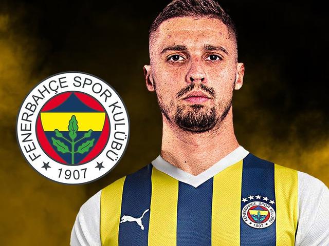 Fenerbahçe yıldızları birer birer Kadıköy'e indiriyor! Rade Krunic yola çıktı geliyor...