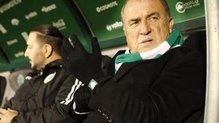 Fatih Terim'in gidişi Yunanistan'ı ikiye böldü! Beşiktaş ve Fenerbahçeli taraftarlar desteklerini açık açık belirtiyor...