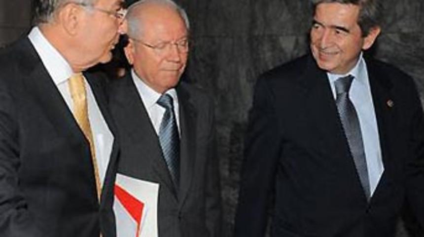 CHP grup toplantısında &ldquo;Dersim&rdquo; protestosu