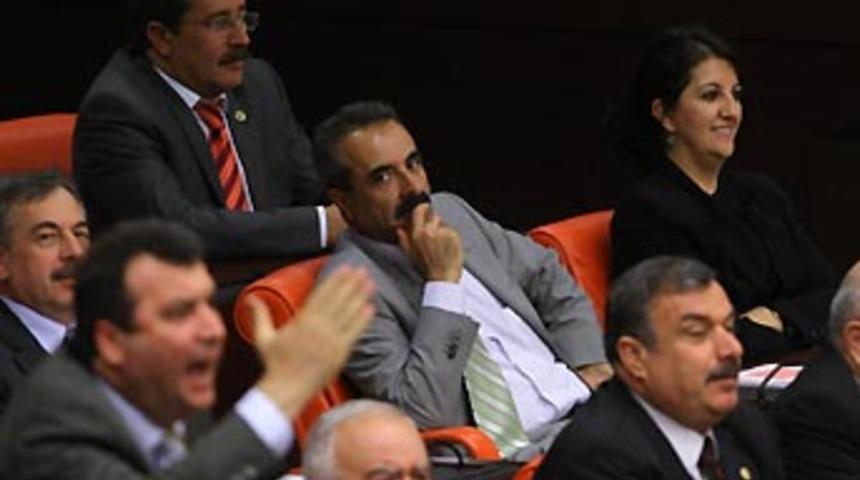 K&uuml;f&uuml;rler tutanaklara (...) diye girdi