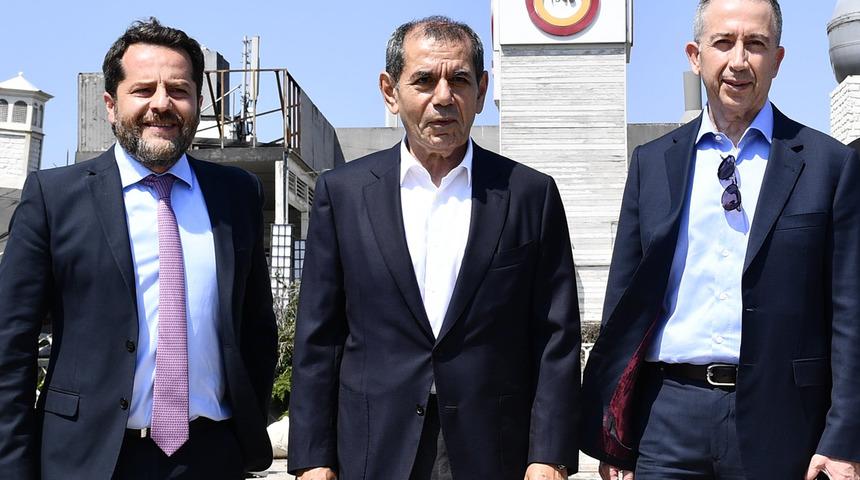 Galatasaray'da Dursun Özbek'ten Ali Koç'a peş peşe salvolar! ''Galatasaray’da bu açıklamayı yapan başkan bir saniye görevde duramaz"