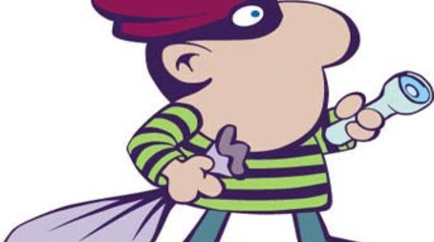 Tuvaletini yaptı, enselendi